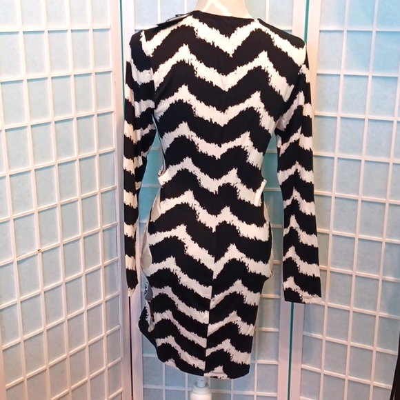 NEW! BLVD Collection black/white dress with side cut outs 5416 - Picture 5 of 12